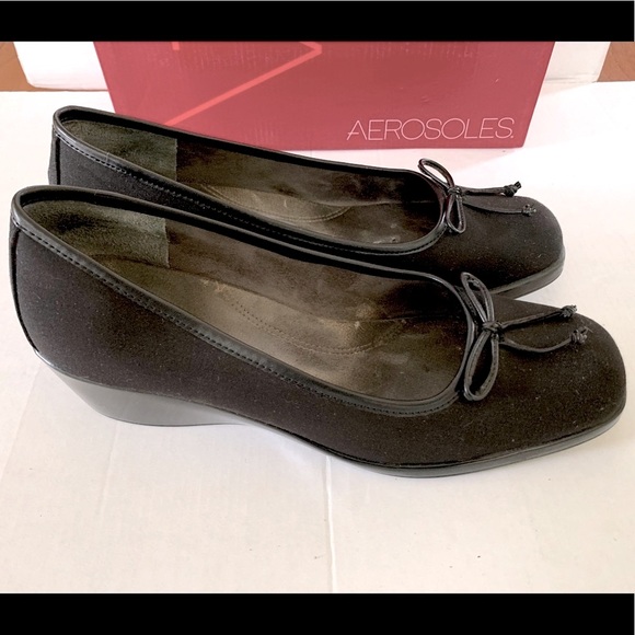 Comfy Aerosoles black statement shoes rubber wedges cute black leather bow US 10 - Picture 2 of 5